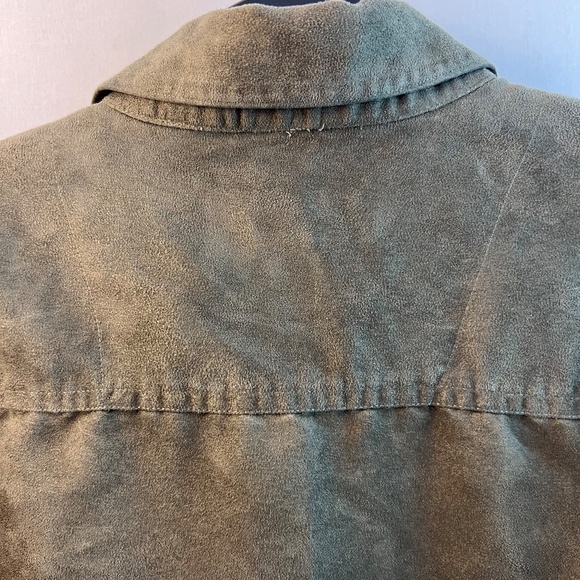 Vintage 'V Uomo' Micro Suede Button Up Shirt - Cropped/Japanese Medium - Unisex - Picture 9 of 9